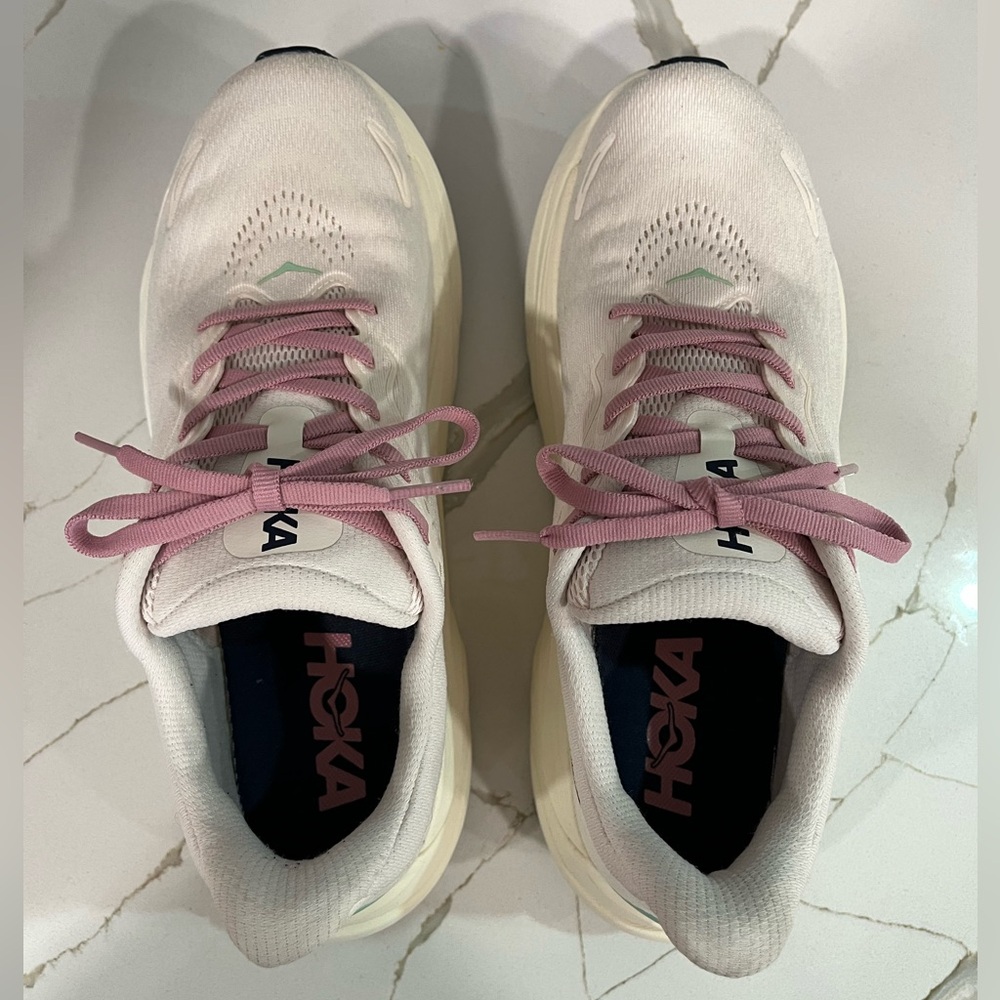 Hoka Arahi 8 Running Shoes Women’s Size 8.5B Color Rose Cream/Alabaster - Picture 7 of 9